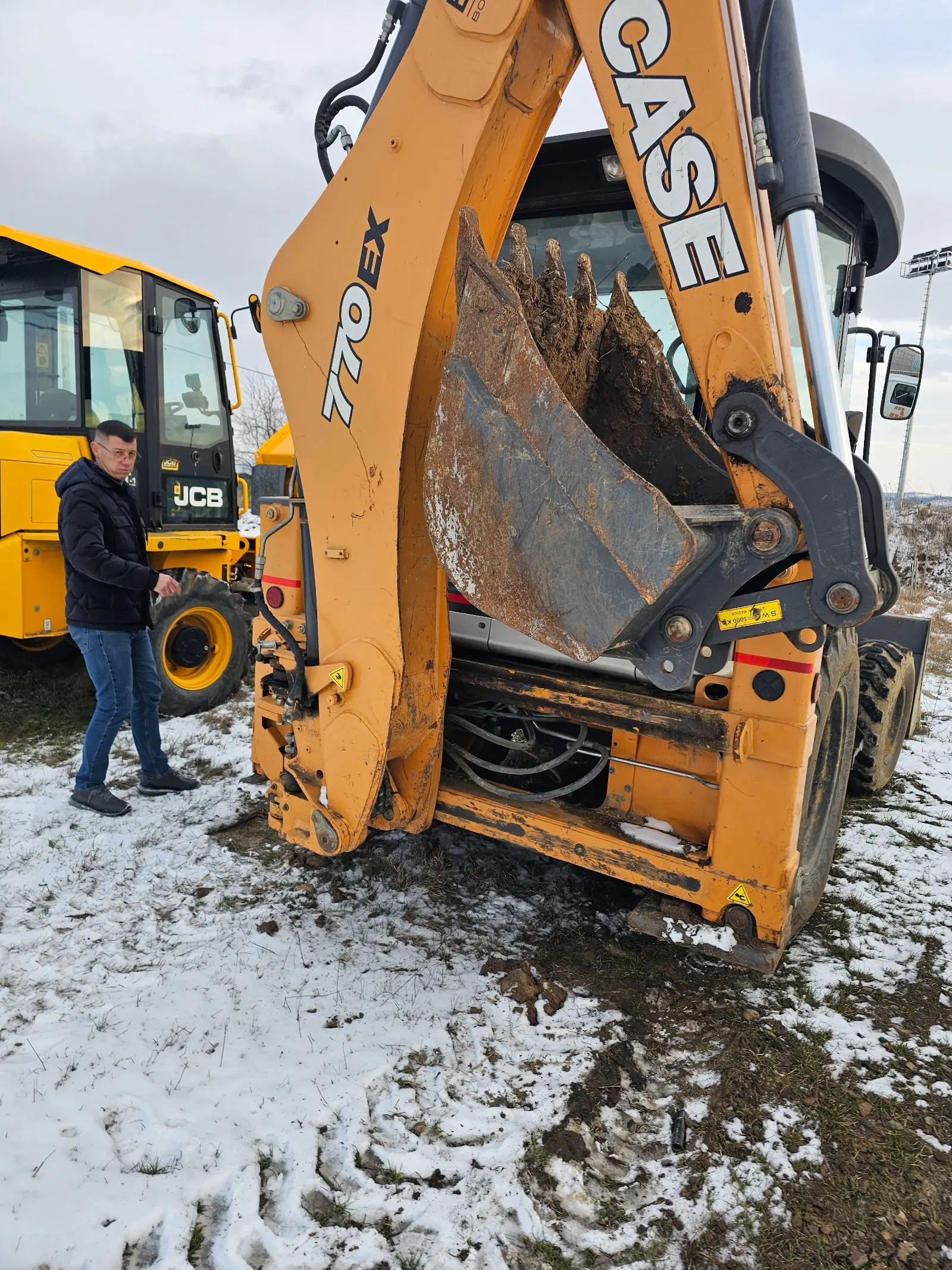 Vând buldoexcavator case din 2019