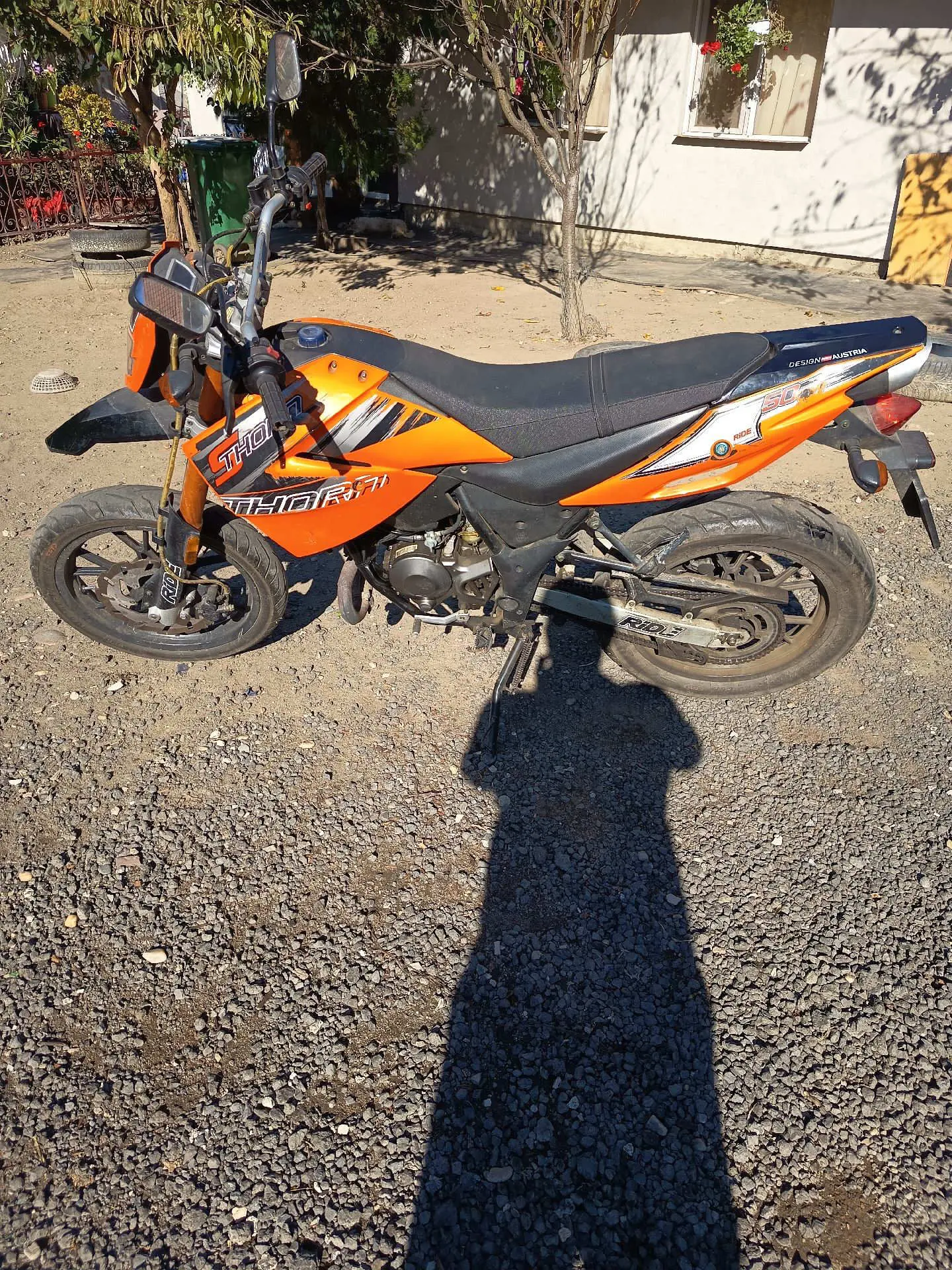 Moto generic Thorn 2