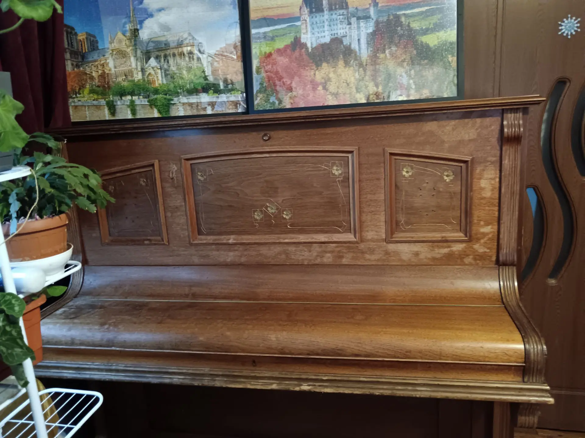 Vând pianină de colecție excelentă în stare de functionare 6