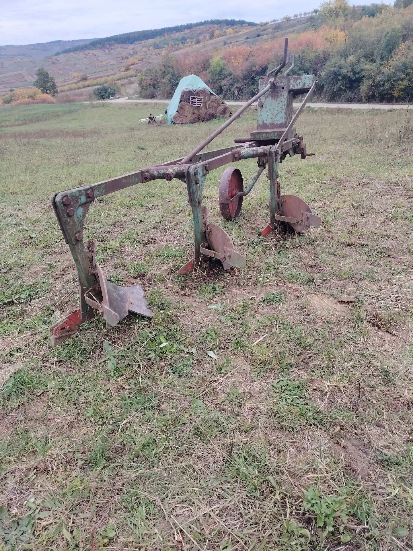 vând plug după tractor 3